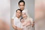Larissa Chou Perdana Pamer Full Wajah Bayinya Plek Ketiplek Mirip Ikram Rosadi