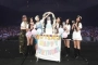 Fans Rayakan Ultah Ahn Yujin dan Jang Won Young di Panggung Konser IVE Jakarta