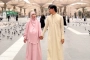 Momen Syahdu Perut Anisa Rahma Bumil Dicium Suami Saat Umrah Bikin Melting