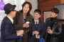 Lee Kwang Soo Protes saat Staf Yang Se Chan Merokok di Tengah Syuting