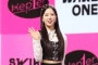Choi Yujin Kep1er Minta Maaf soal Kontroversi Pakai Baju Bertuliskan Arab