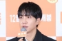 Lee Seung Gi Perdana Pamer Momen Gendong Putri Cantiknya yang Menggemaskan