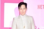 Tingkah Lee Jung Jae saat Kepergok Liburan dengan Pacar Konglomerat Bikin Salfok