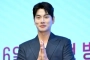 Lee Yi Kyung Diamuk Sang Ayah Tajir saat Ketahuan Syuting Proyek Gay