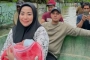 Visual Adem Muzdalifah Gendong Bayi Korban Bencana Banjir Bikin Salut