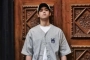 Adab Al Ghazali Disentil Arogan Mirip Ahmad Dhani saat Dipakaikan Kaos Kaki oleh Pegawai Lebih Tua