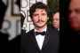 Pedro Pascal Tampil Mengejutkan Tanpa Kumis di Oscar 2026