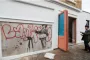 Banksy Konfirmasi Patung Misterius di London Hasil Karyanya