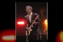 Eric Clapton Dilempari Penonton di Konser Madrid, Akhiri Pertunjukan Lebih Awal