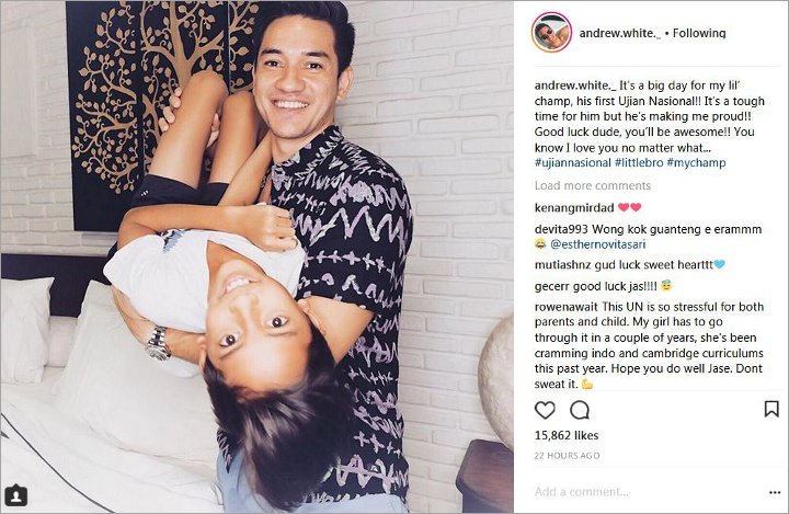 Andrew White Memberi Semangat Sang Putra Ujian Nasional