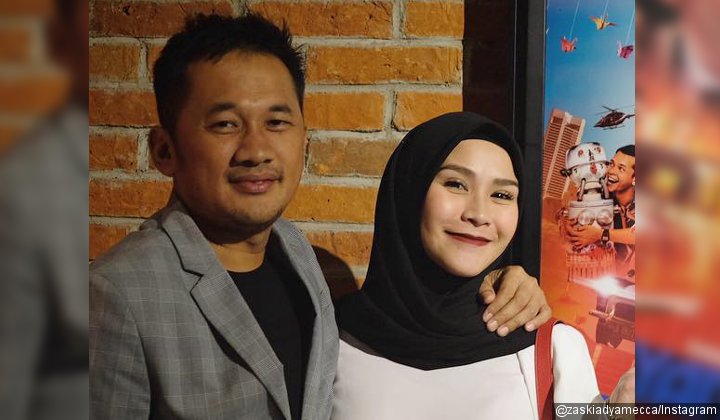 Anak Zaskia Adya Mecca 'Cemburu' Hanung Bramantyo Pangku Adik, Netter: Kembar Tiga