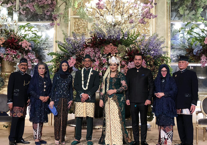 Annisa dan Sultan Djorghi Hadiri Pernikahan Sang Anak