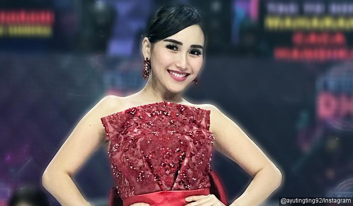 Ayu Ting Ting Berhijab Dipuji Cantik Ala Bidadari Surga, Ingin Khatam Alquran Saat Ramadhan