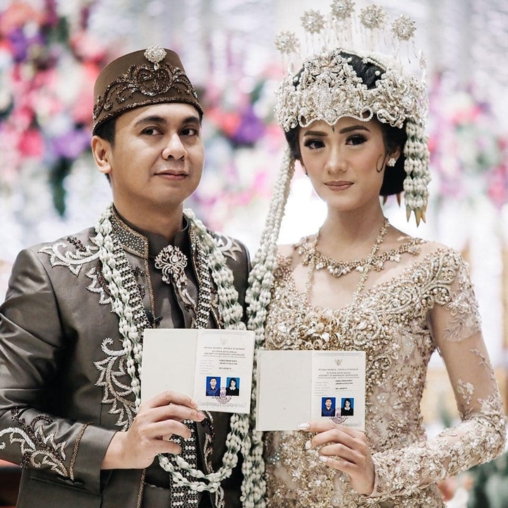 \'Raja Jomblo\' Raditya Dika Nikah hingga Sule Digugat Cerai Istri