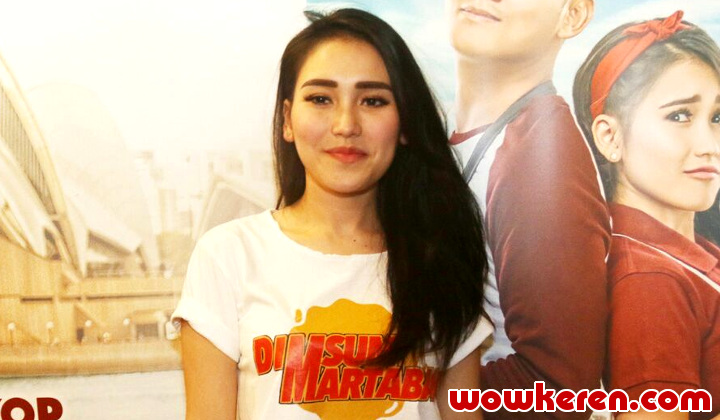 Promosi Film Terbaru, Ayu Ting Ting Antusias Jualan Dimsum dan Martabak