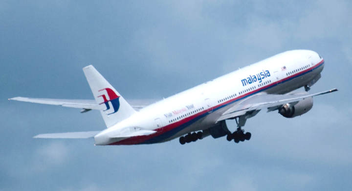 Sempat Terbang di Atas Kampung Halaman, Pilot MH370 Disebut Sengaja Jatuhkan Pesawat