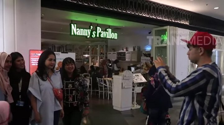 Raffi Fotoin Nagita Bareng Fans