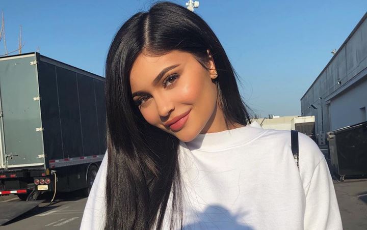 Bisnis Kosmetik Makin Berkembang, Kylie Jenner Luncurkan Koleksi Cat Kuku