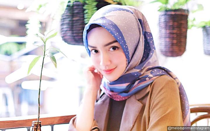 Mantap Berhijab, Melody Prima Tegaskan Tidak Pengaruhi Pergaulan dan Karier