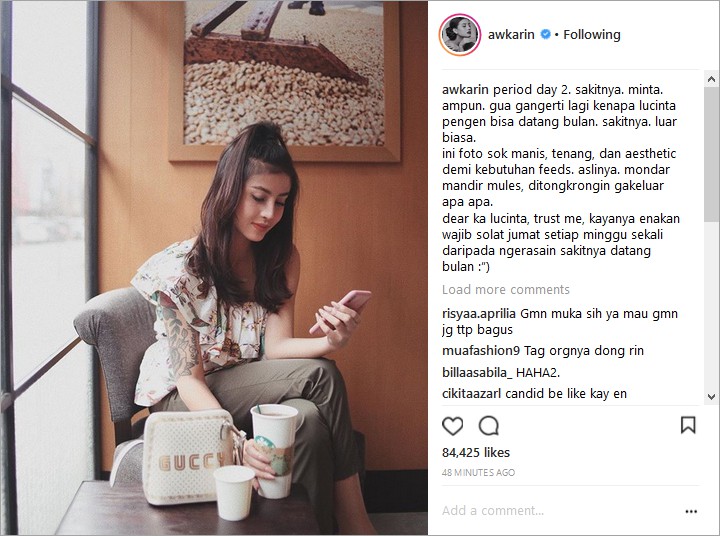 Curhat Sakitnya Datang Bulan, Awkarin Terang-Terangan Sindir Lucinta Luna