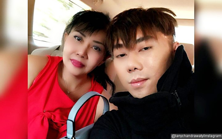 Roy Kiyoshi Unggah Foto Bareng Mama, Netizen Rebutan Ingin Jadi Menantu