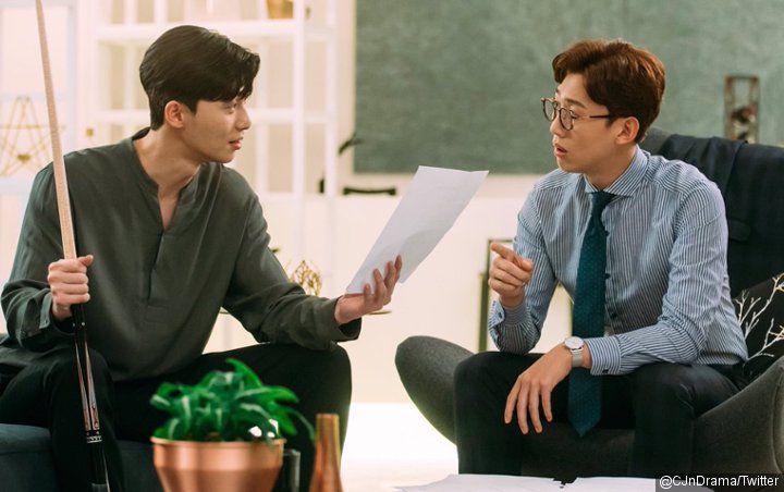 Kang Ki Young Siap Jadi Konselor Kencan Park Seo Joon di 'Why, Secretary Kim?'