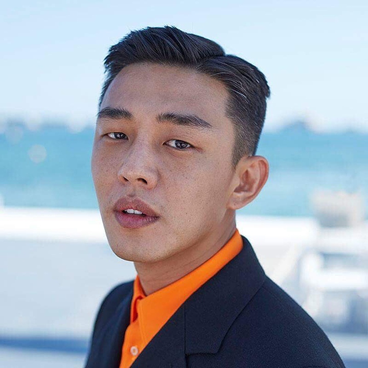 Yoo Ah In Ganteng di Foto Close Up