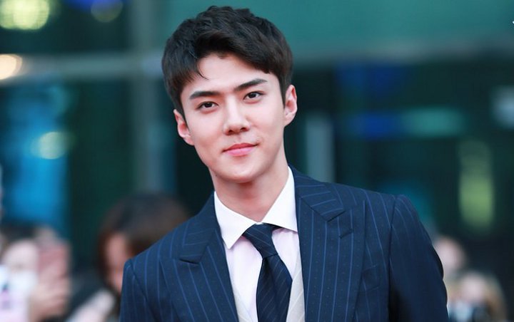 Berangkat ke Paris untuk Hadiri Fashion Week, Gantengnya Sehun Bikin Terpukau