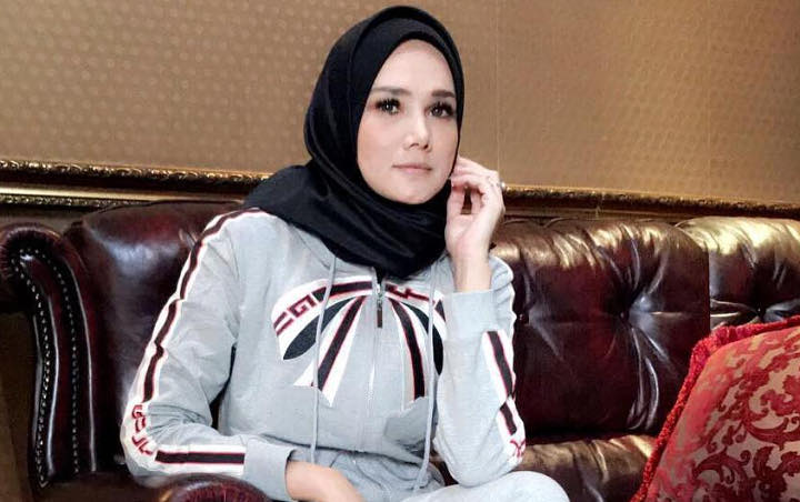 Akhirnya Berhijab, Mulan Jameela Menangis Tersedu Ungkap Penyesalan Ini