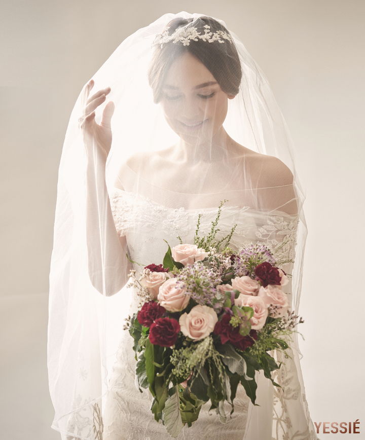 Wajah Cantik Ditutupi Veil
