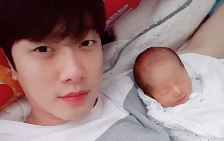 Punya Hidung Mancung, Cantiknya Anak Minhwan-Yulhee Bikin Netter Gemas