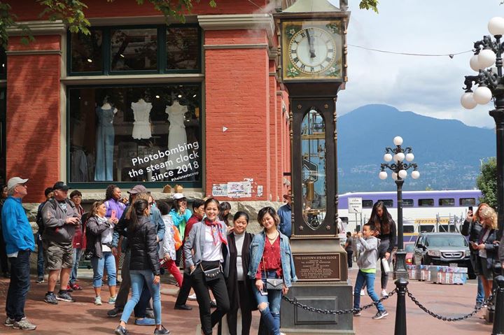 The Gastown Steam Clock Jadi Saksi Kebahagiaan Gracia-Gisela