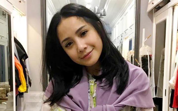 Nagita Slavina Pose Gandeng Rafathar dan Gempita, Netter 