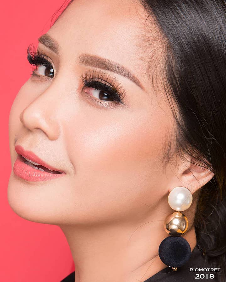  1. Nagita Slavina Cantik Lahir Batin 
