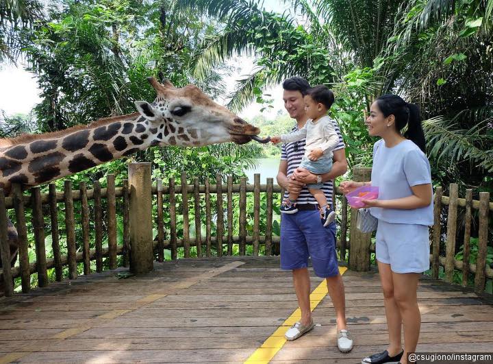 5. Liburan Bersama ke Singapura 