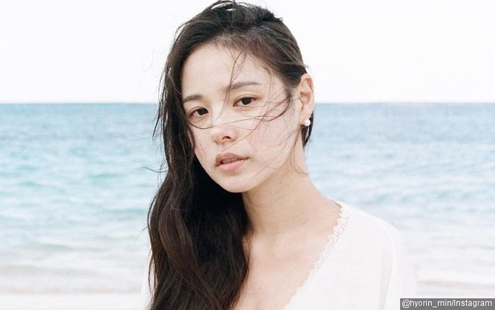 Usai Kencan Romantis, Min Hyo Rin Pamer Hadiah Ini dari Taeyang?