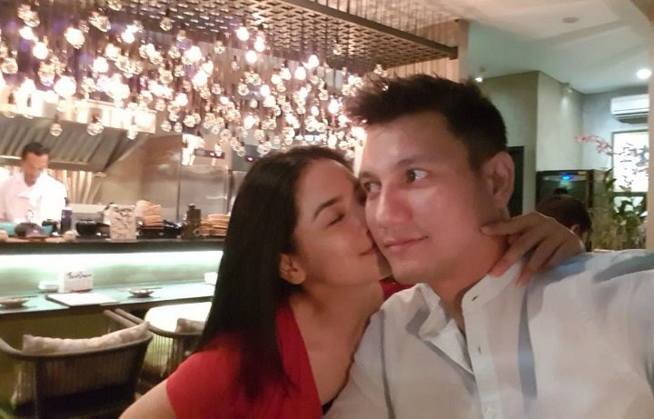 Via Vallen Dilecehkan Pesepak Bola, Christian Sugiono Kepergok Bareng Cewek di Klub Malam