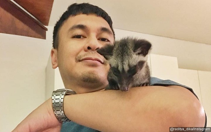Dengarkan 'Lagi Syantik', Reaksi Kocak Raditya Dika Buat ... Dengarkan 'Lagi Syantik', Reaksi Kocak Raditya Dika Buat ...