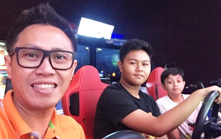 Rayakan Kelulusan Putra Sulung Ini Harapan Eko Patrio