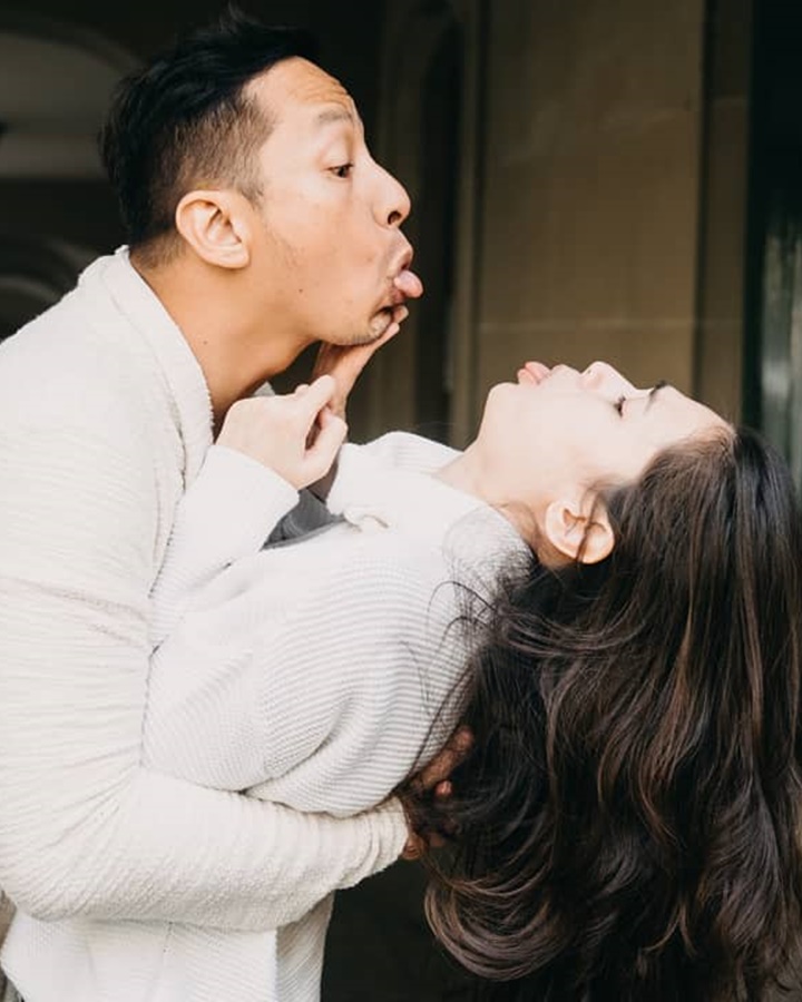 Ringgo Unggah Foto Kocak Saat Hari Jadi