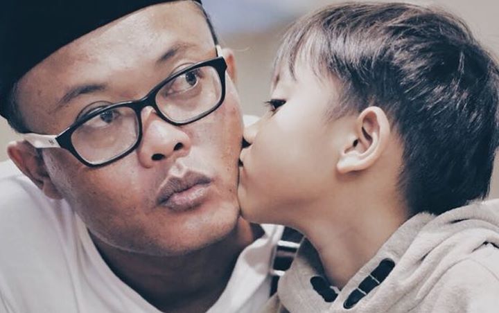 Isu Istri Diguna-Guna Pria Hingga Minta Cerai, Postingan Sule Bilang Sabar dan Cium Anak Bikin Sedih