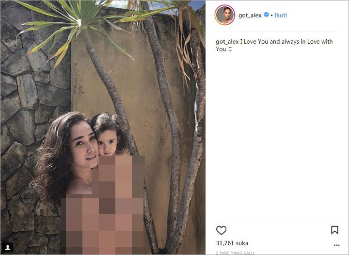 Alexandra Gottardo dan Putrinya Topless