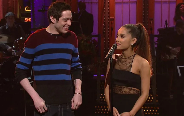 Pacaran Seumur Jagung, Ariana Grande-Pete Davidson Sudah Tunangan