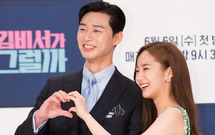 Santai Rangkul Park Min Young, Chansung Bikin Park Seo Joon Cemburu di 'Why, Secretary Kim?'