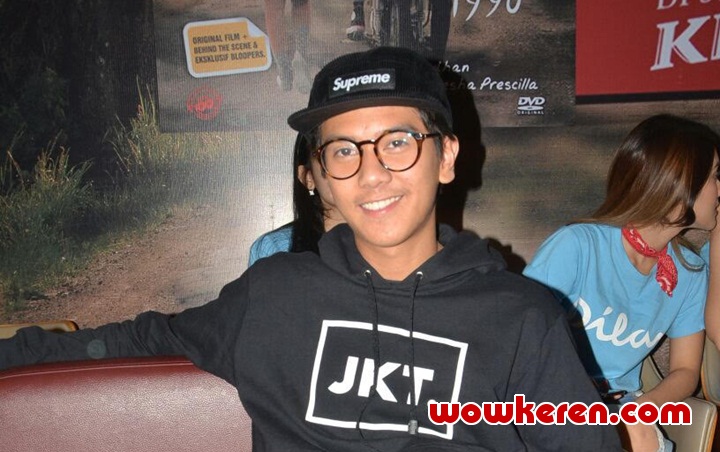 Makan Kentang Goreng Sebelum Waktu Berbuka, Iqbaal Ramadhan Ketahuan Tak Puasa?