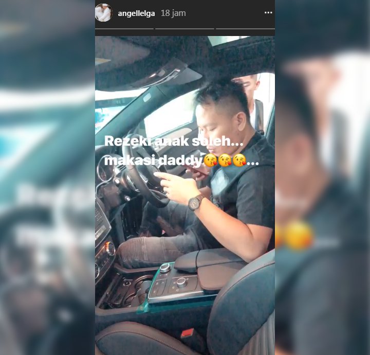 Lama Diidamkan, Angel Lelga Dapat Hadiah Mobil Rp 2 Miliar dari Vicky Prasetyo