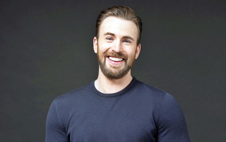 Ulang Tahun, Sang Adik Bagikan Foto-Foto Menggemaskan Masa Kecil Chris Evans