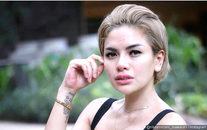 Biasa Seksi dan Vulgar, Nikita Mirzani Pamer Gaya Anggun dengan Rambut Panjang Saat Lebaran