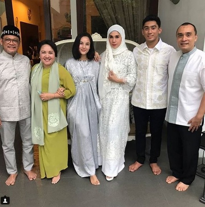 foto -lebaran-chelsea-islan-daffa