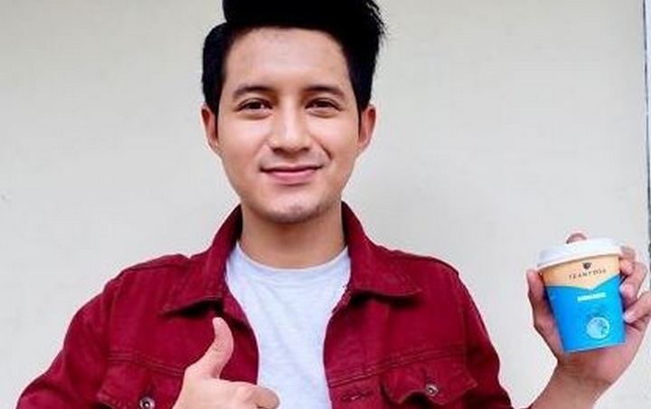 Chand Kelvin Banjir Pujian Saat Video Shalat di Dalam Kereta Beredar